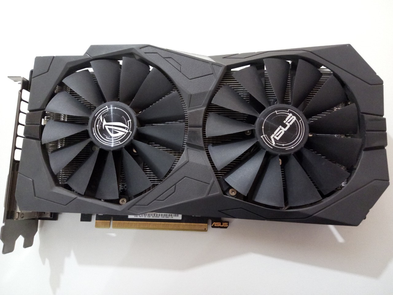 Видеокарта asus AMD RX 470 strix Видеокарта asus AMD RX 470 strix