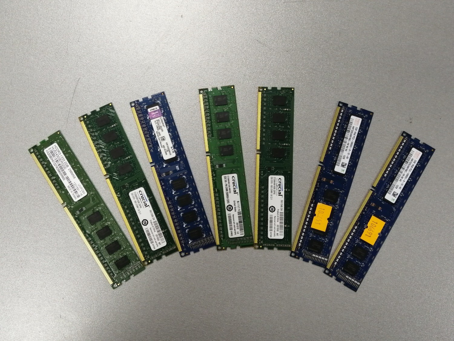 Оперативная память DDR3 2GB Оперативная память DDR3 2GB