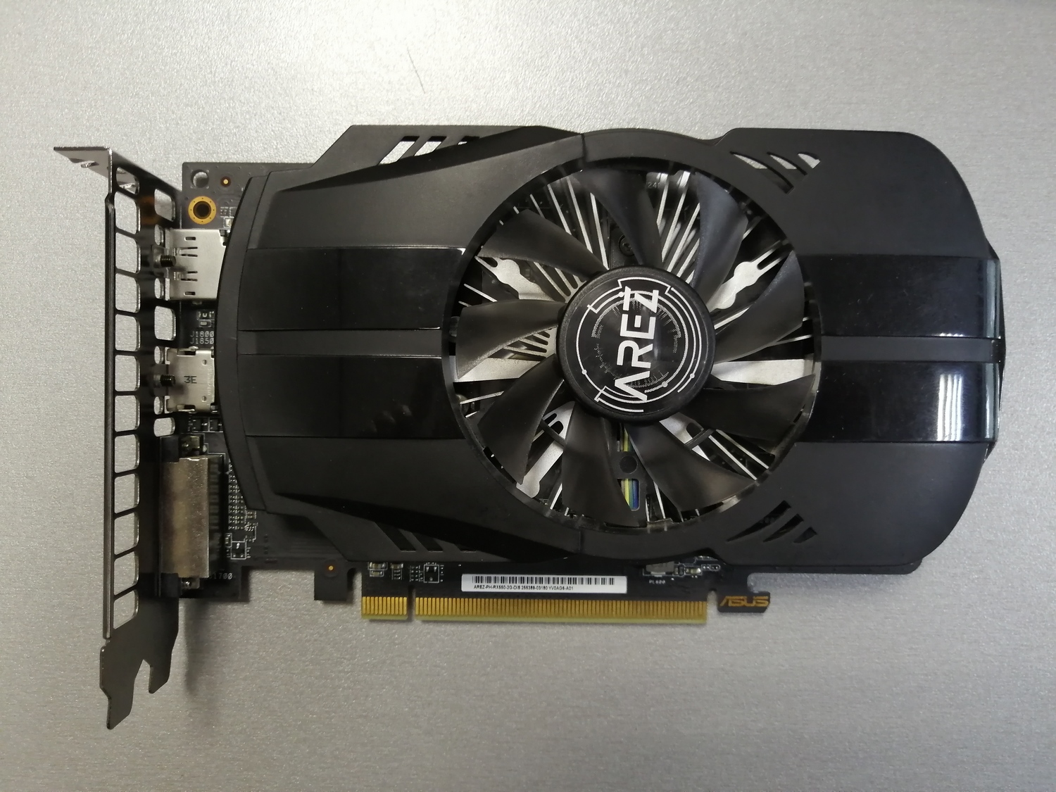 Видеокарта ASUS Radeon RX 550 1071MHz PCI-E 3.0 4096MB 7000MHz 128 bit DVI HDMI HDCP Phoenix Видеокарта ASUS Radeon RX 550 1071MHz PCI-E 3.0 4096MB 7000MHz 128 bit DVI HDMI HDCP Phoenix