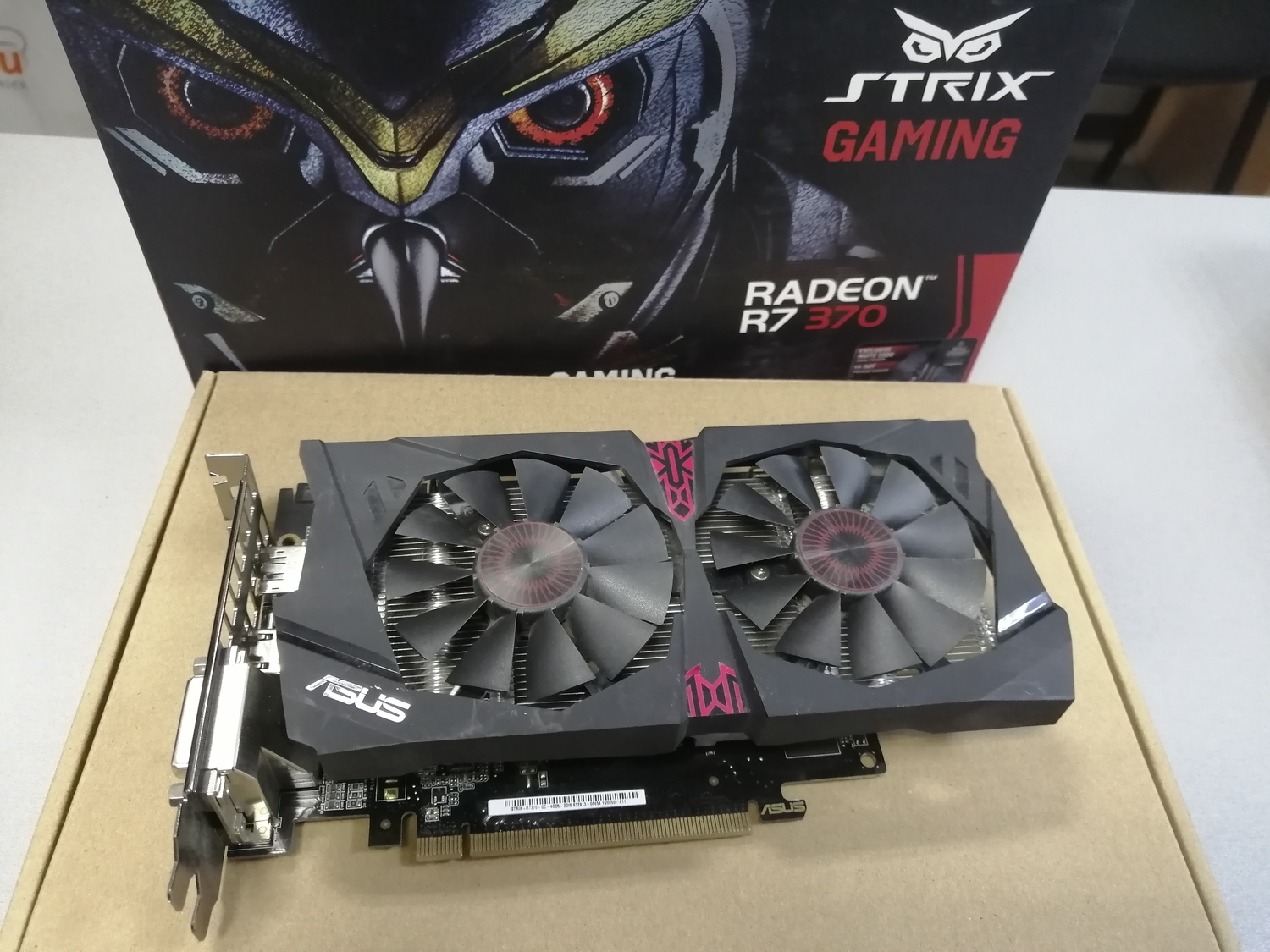 Видеокарта ASUS Radeon R7 370 1050Mhz PCI-E 3.0 4096Mb 5600Mhz 256 bit 2xDVI HDMI HDCP Видеокарта ASUS Radeon R7 370 1050Mhz PCI-E 3.0 4096Mb 5600Mhz 256 bit 2xDVI HDMI HDCP